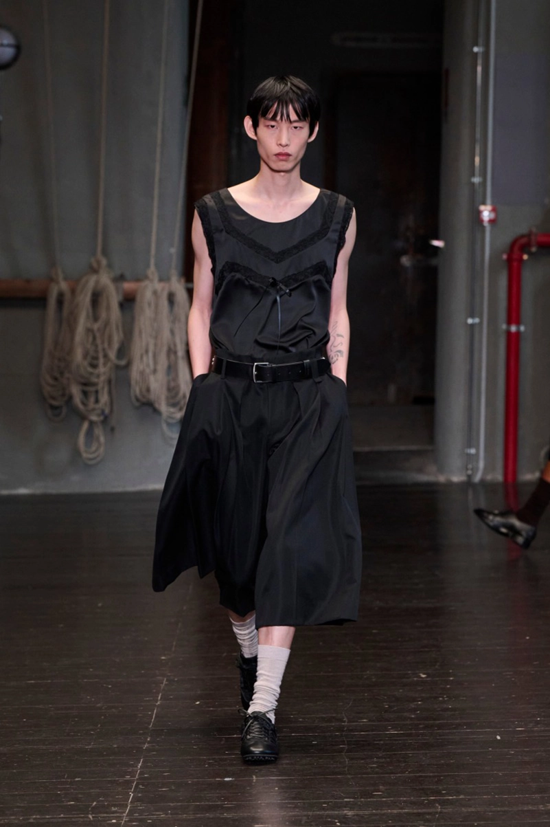 Simone Rocha Men’s Spring 2027 Gives Menswear A Romantic Lead