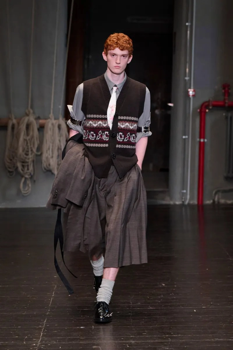 Simone Rocha Men’s Spring 2027 Gives Menswear A Romantic Lead