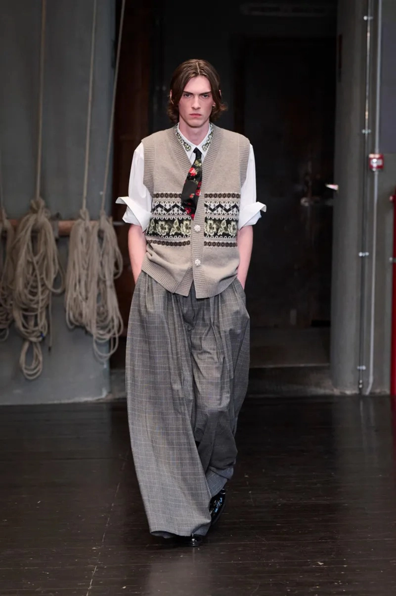 Simone Rocha Men’s Spring 2027 Gives Menswear A Romantic Lead