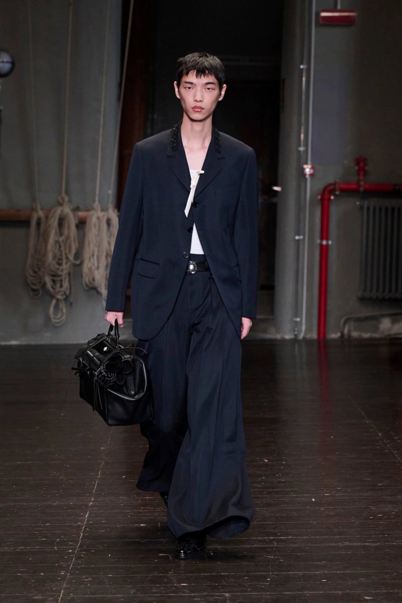 Simone Rocha Men’s Spring 2027 Gives Menswear A Romantic Lead