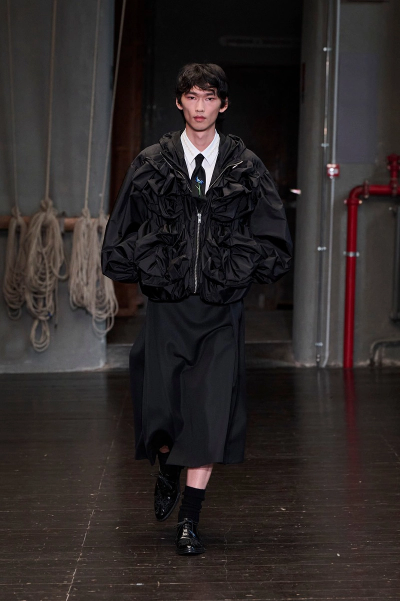 Simone Rocha Men’s Spring 2027 Gives Menswear A Romantic Lead