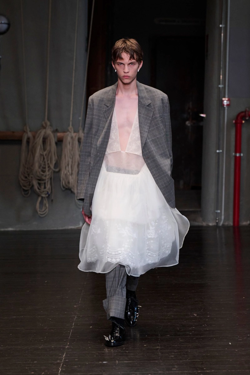 Simone Rocha Men’s Spring 2027 Gives Menswear A Romantic Lead