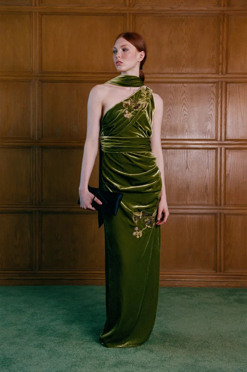 Staud Resort 2027 Turns Family Heirlooms Into A Cool-Girl Wardrobe