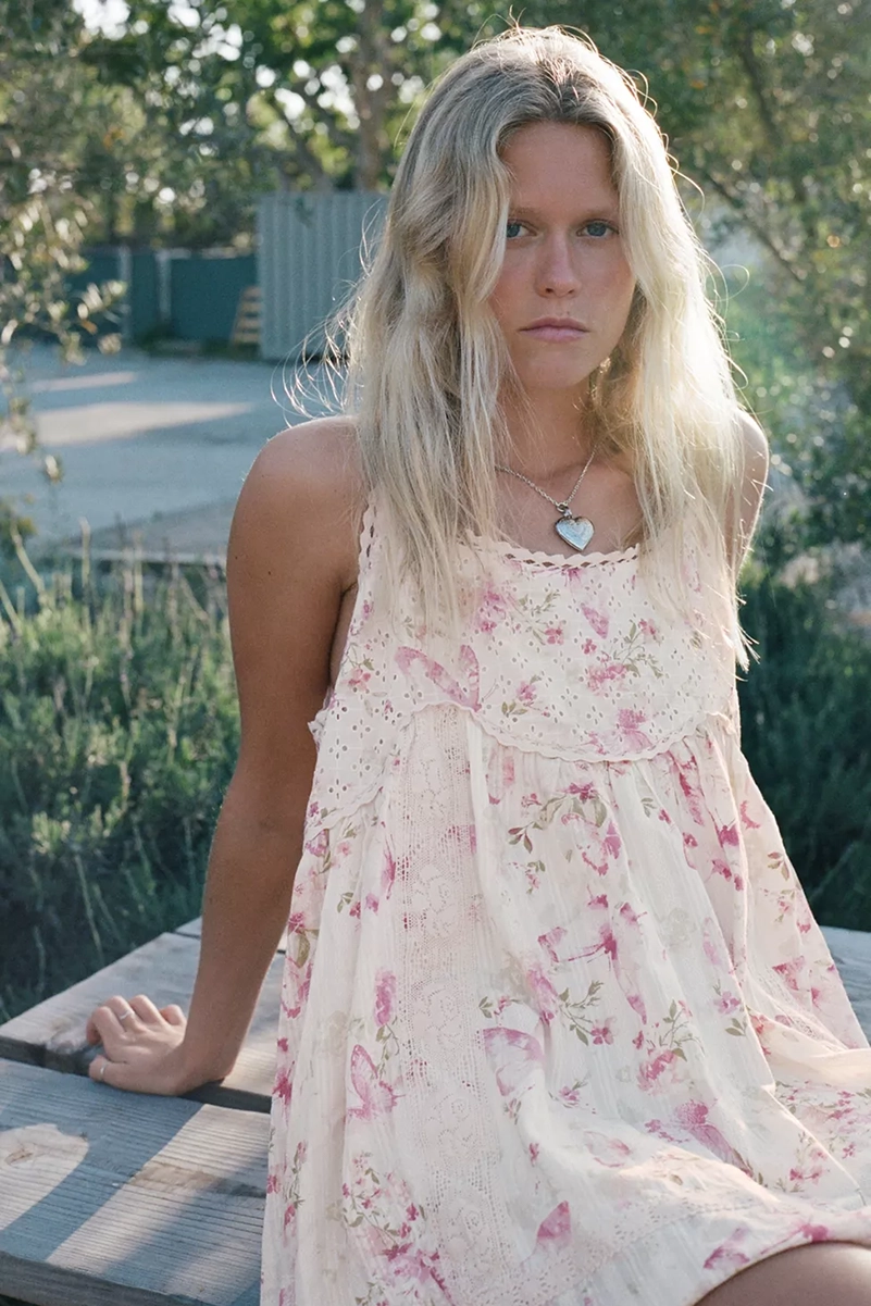How To Style Kimchi Blue Without Looking Too Sweet