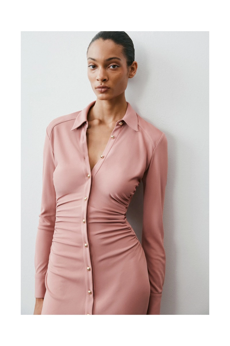 Amir Taghi Resort 2027 Brings Structure, Plissé, And Heritage Into Focus