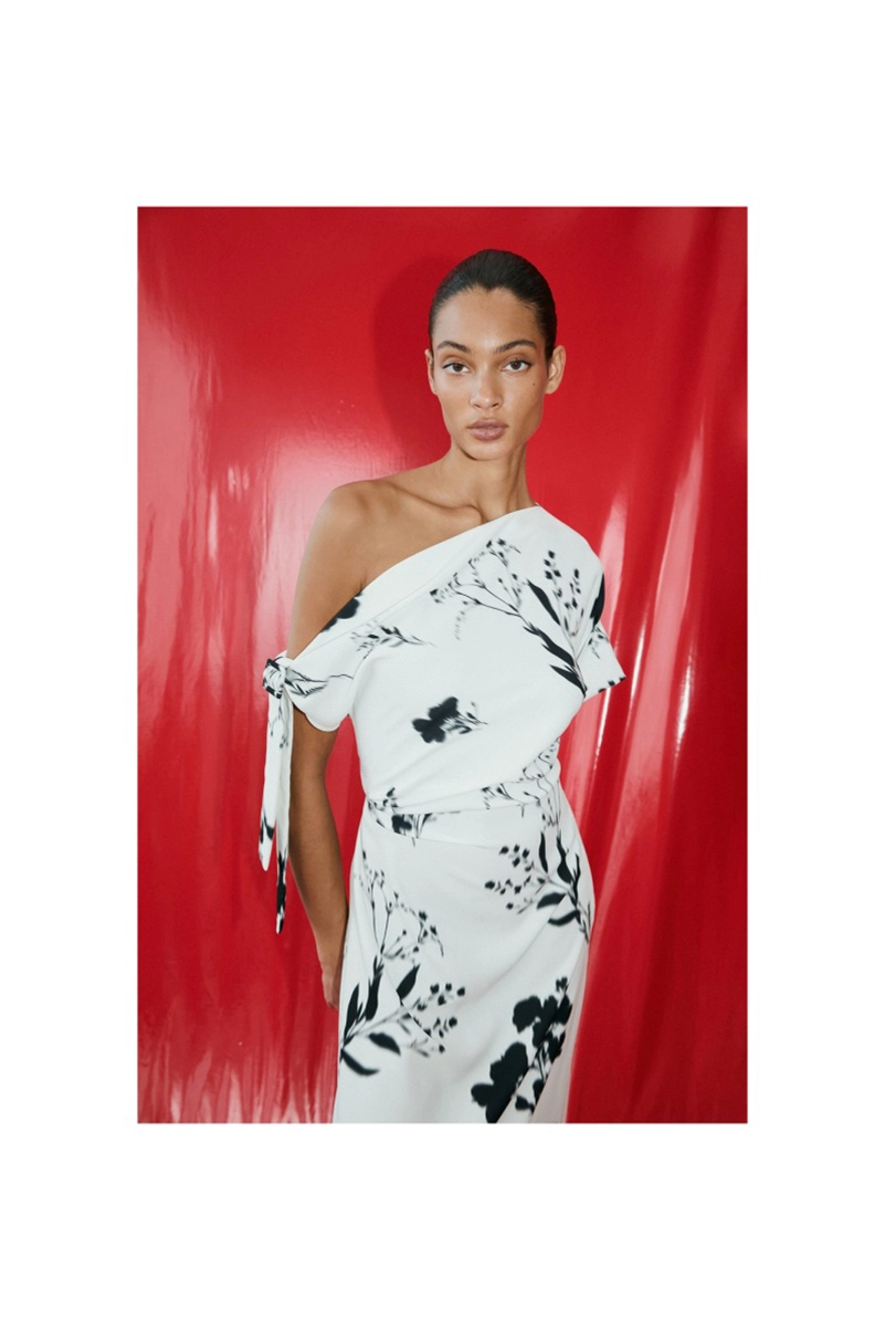 Amir Taghi Resort 2027 Brings Structure, Plissé, And Heritage Into Focus