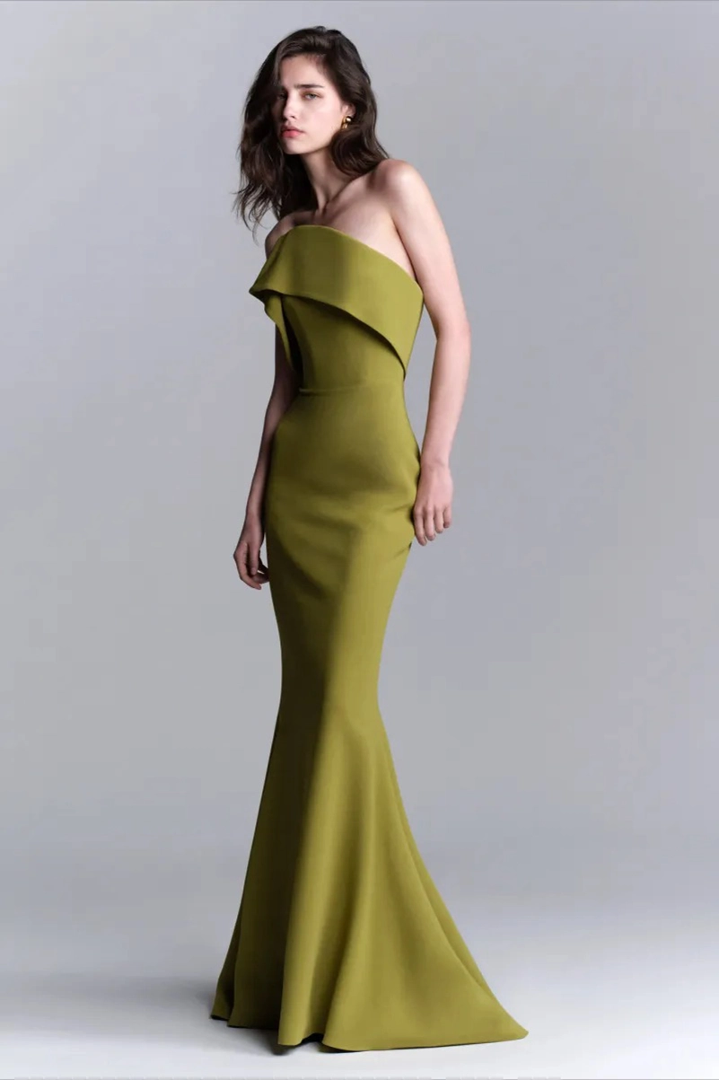 Elie Saab Resort 2027 Turns Green Into Polished Glamour