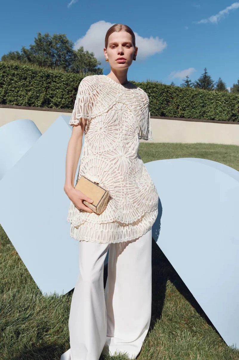 Simkhai Resort 2027 Lets The Materials Do The Talking