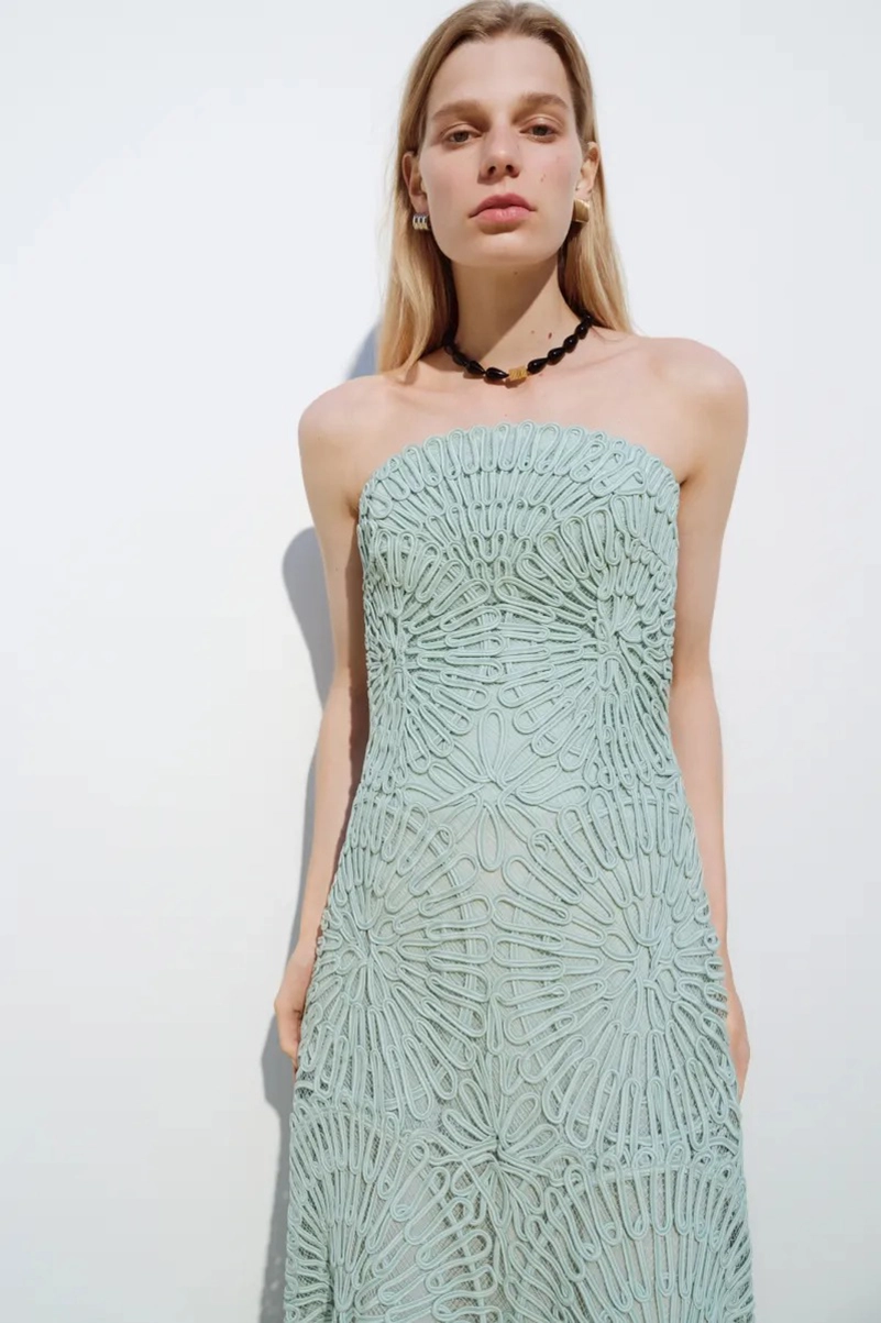 Simkhai Resort 2027 Lets The Materials Do The Talking