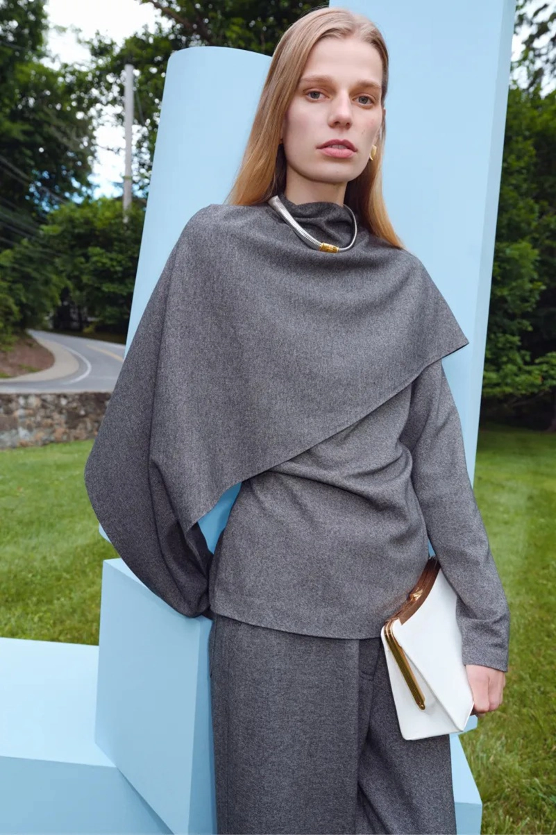 Simkhai Resort 2027 Lets The Materials Do The Talking