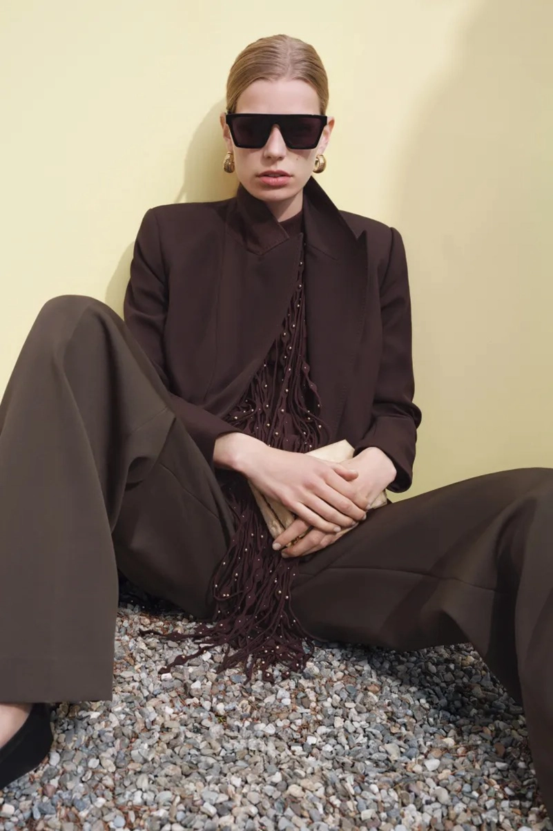 Simkhai Resort 2027 Lets The Materials Do The Talking