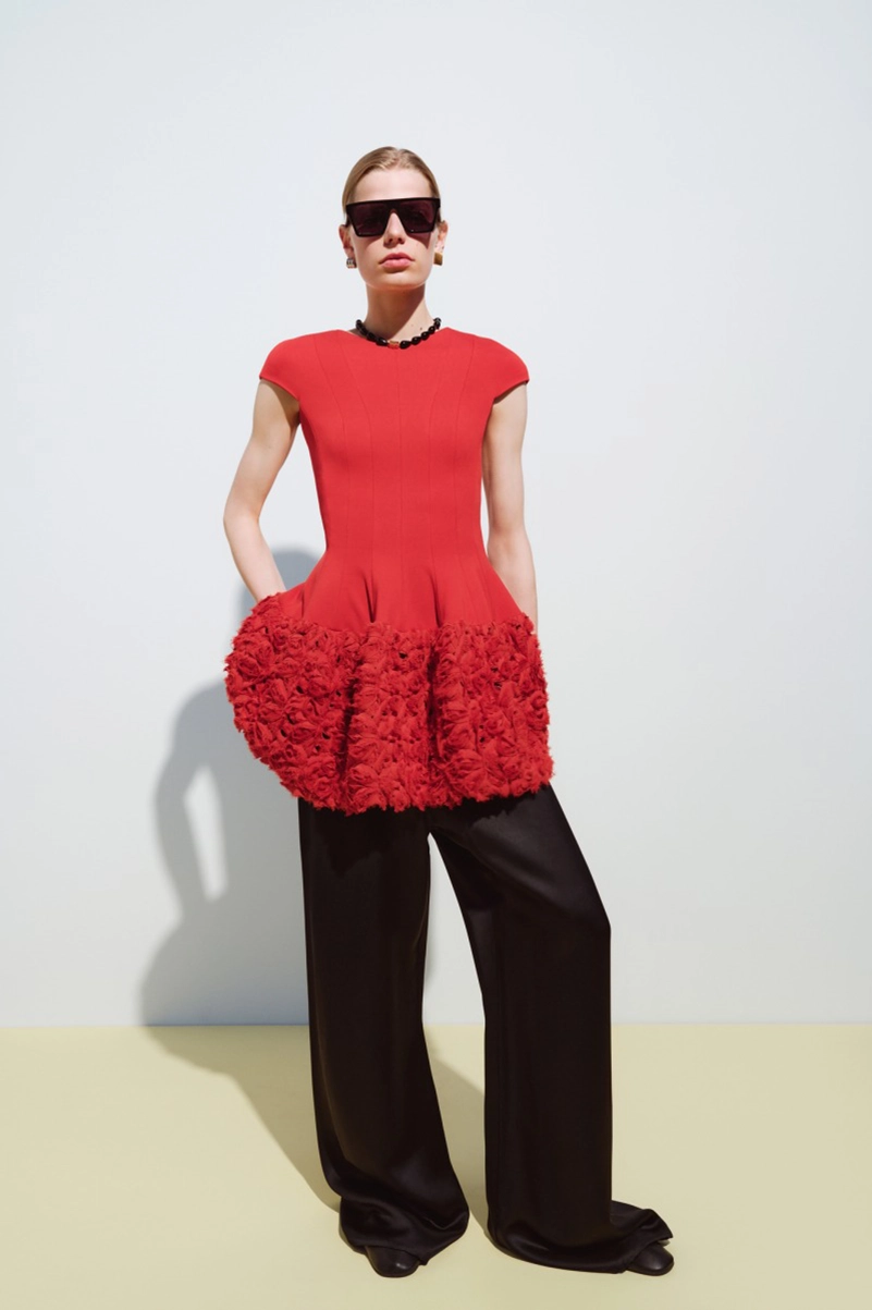 Simkhai Resort 2027 Lets The Materials Do The Talking