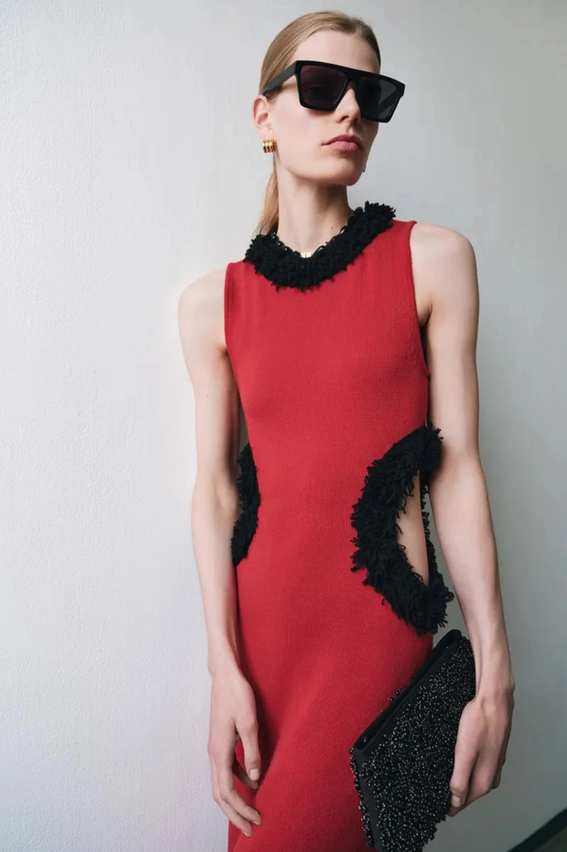 Simkhai Resort 2027 Lets The Materials Do The Talking