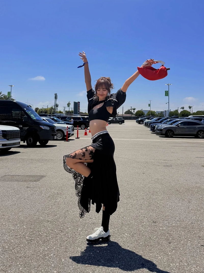 Lisa's Custom Nike Fit Turns Football Style Into A Fashion Moment
