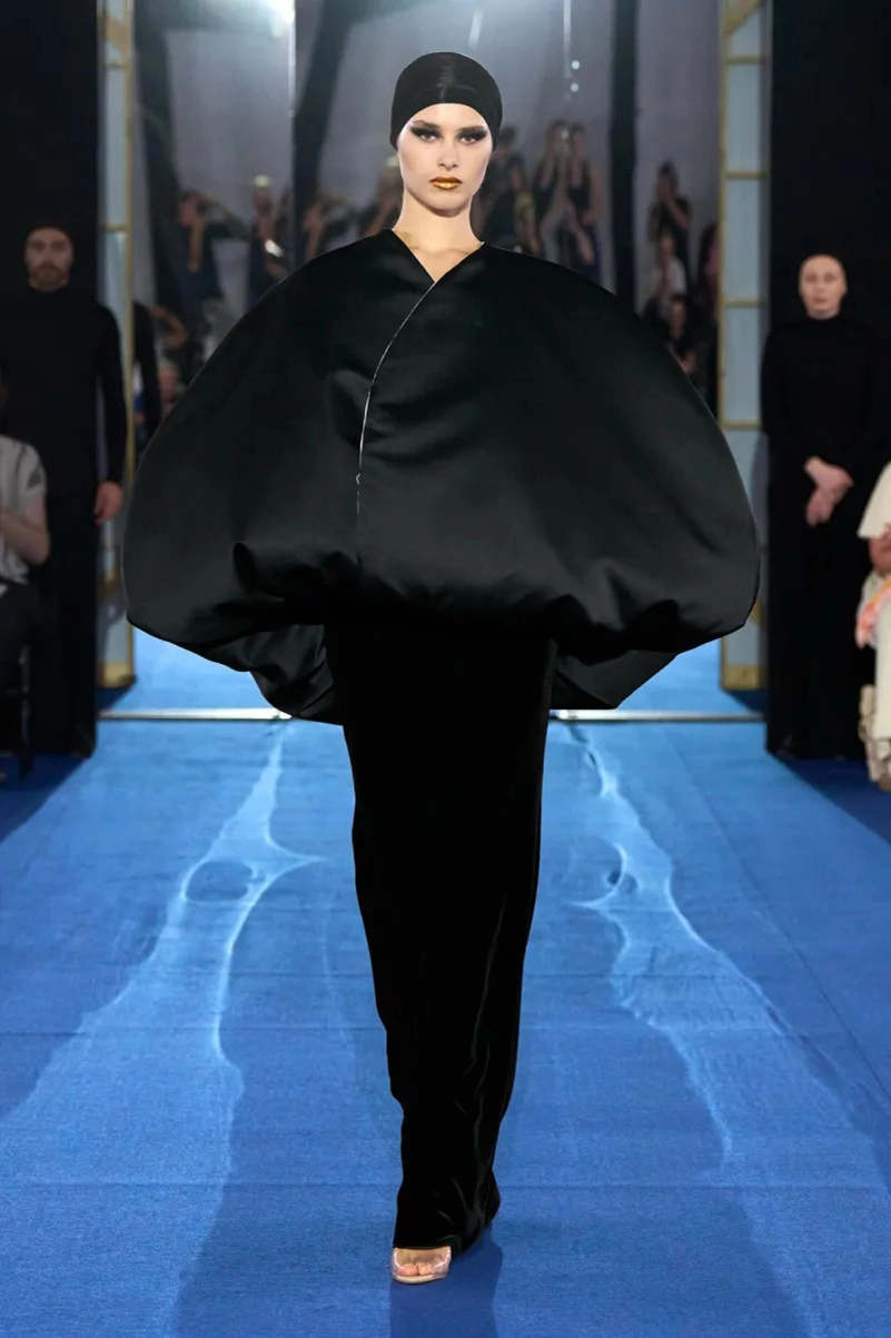 Alexis Mabille Fall 2026 Couture Brings The Hidden Details To The Surface