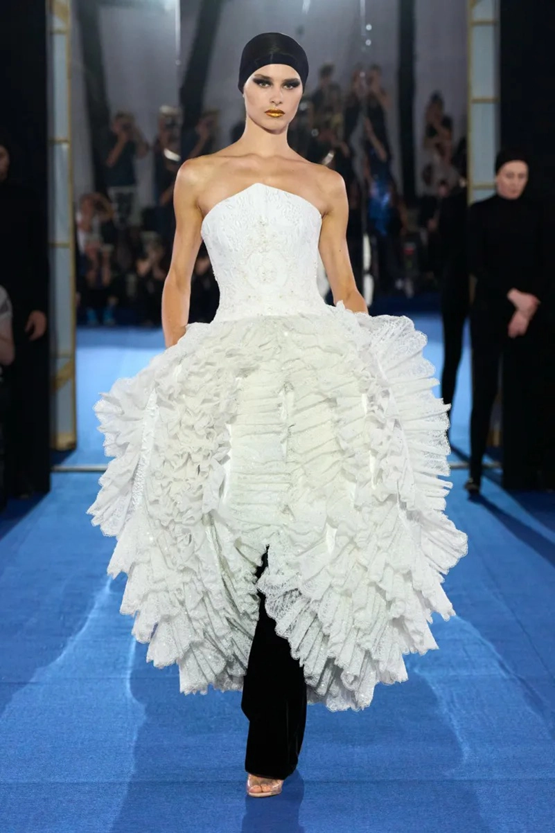 Alexis Mabille Fall 2026 Couture Brings The Hidden Details To The Surface