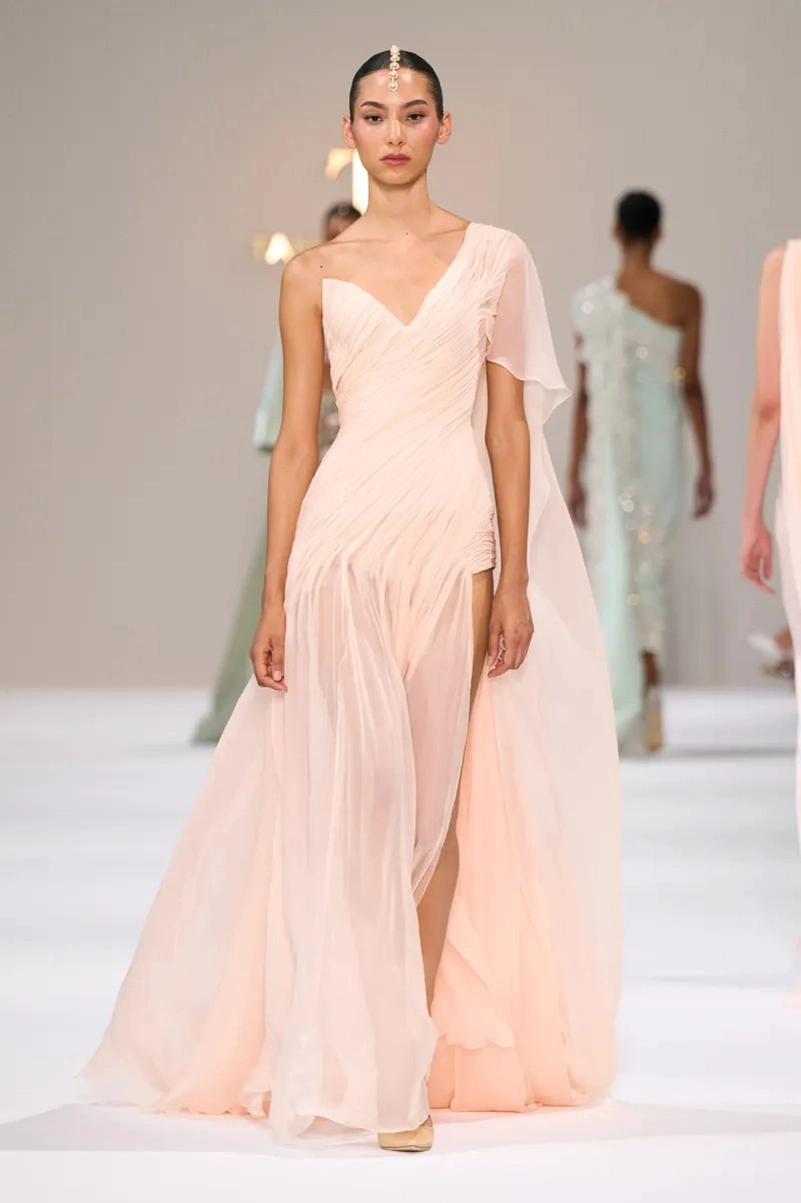 Tamara Ralph Fall 2026 Couture Makes Every Gown Feel Like Fine Jewelry