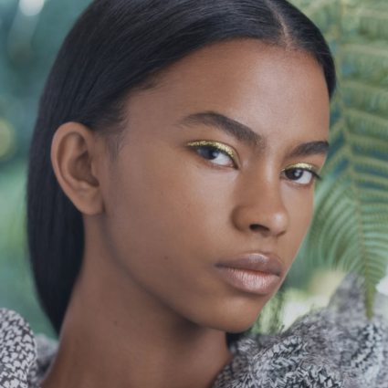 metallic eyeliner