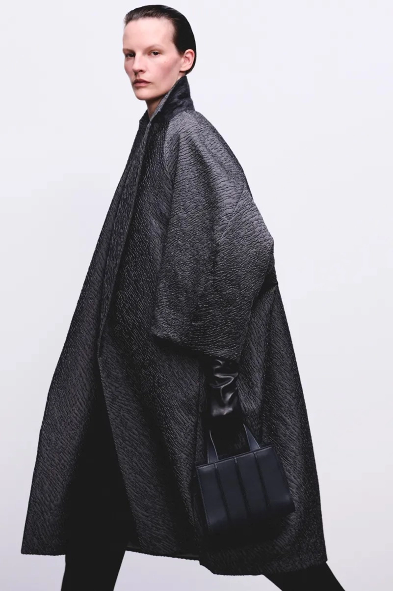 Max Mara Atelier Fall 2026 Gives Outerwear The Couture Treatment