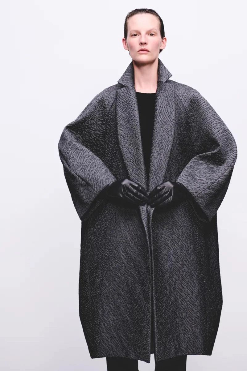 Max Mara Atelier Fall 2026 Gives Outerwear The Couture Treatment