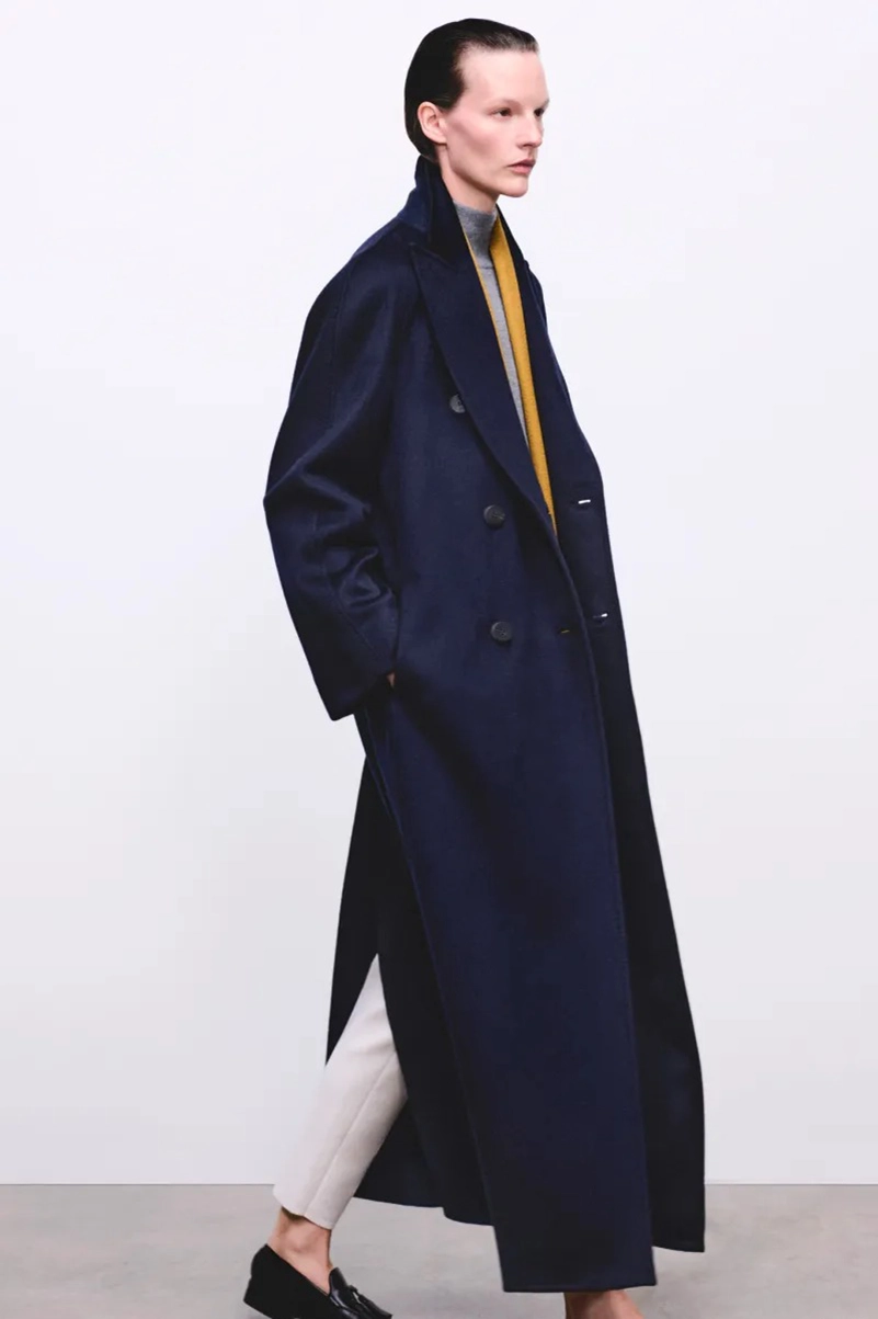 Max Mara Atelier Fall 2026 Gives Outerwear The Couture Treatment