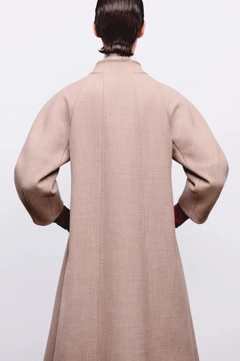 Max Mara Atelier Fall 2026 Gives Outerwear The Couture Treatment