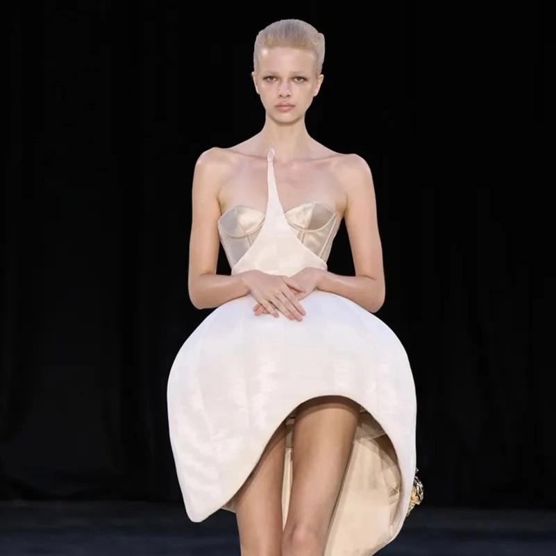 Ashi Studio Fall 2026 Couture Gives Fantasy A Serious Edge