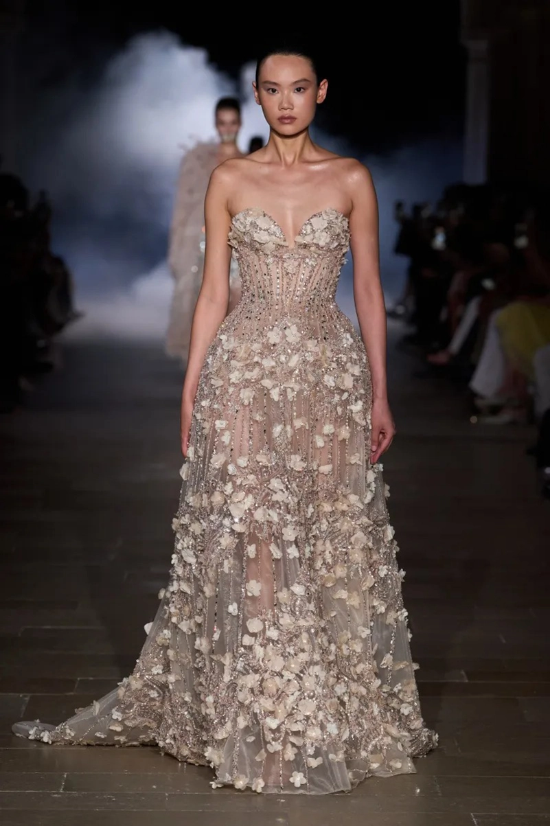 Zuhair Murad Fall 2026 Couture Finds Strength Between Shadow And Light