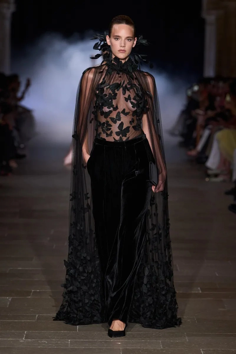 Zuhair Murad Fall 2026 Couture Finds Strength Between Shadow And Light
