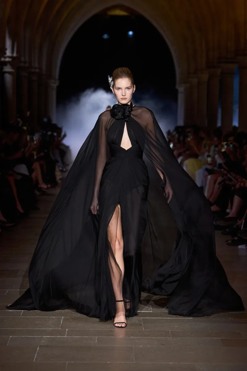 Zuhair Murad Fall 2026 Couture Finds Strength Between Shadow And Light