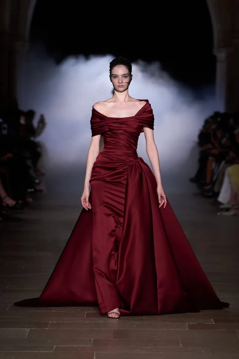 Zuhair Murad Fall 2026 Couture Finds Strength Between Shadow And Light