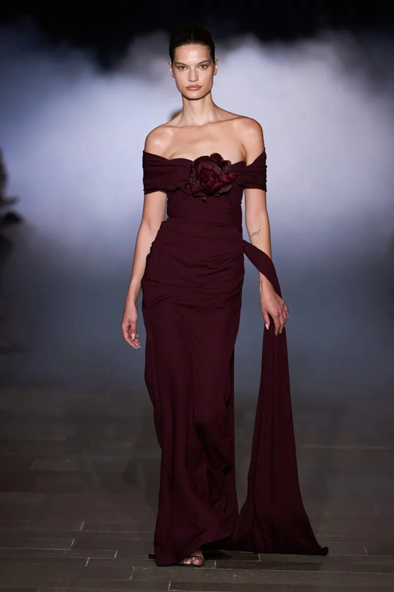 Zuhair Murad Fall 2026 Couture Finds Strength Between Shadow And Light