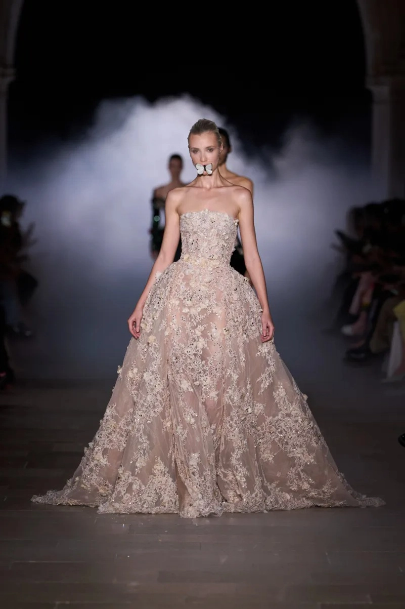 Zuhair Murad Fall 2026 Couture Finds Strength Between Shadow And Light