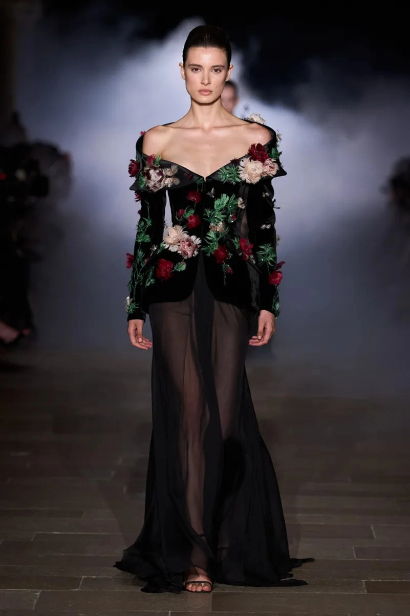 Zuhair Murad Fall 2026 Couture Finds Strength Between Shadow And Light