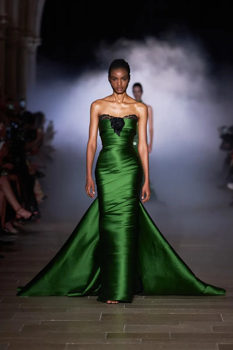 Zuhair Murad Fall 2026 Couture Finds Strength Between Shadow And Light