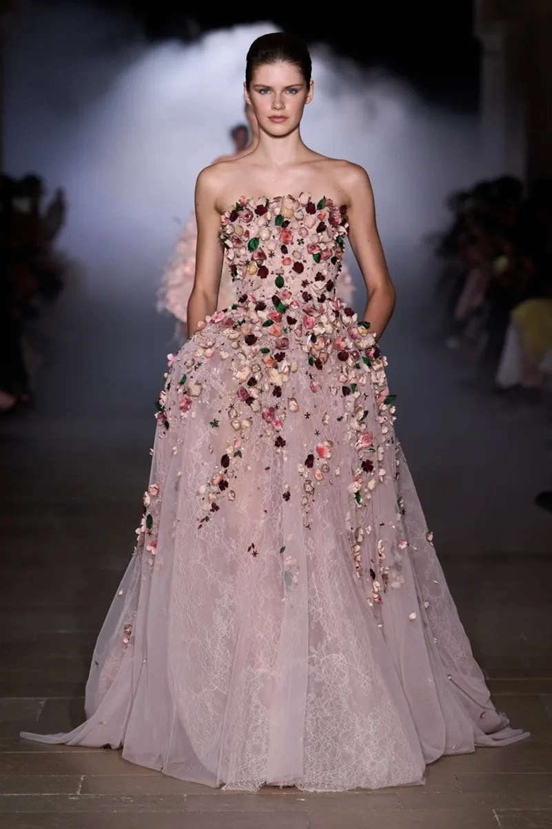Zuhair Murad Fall 2026 Couture Finds Strength Between Shadow And Light