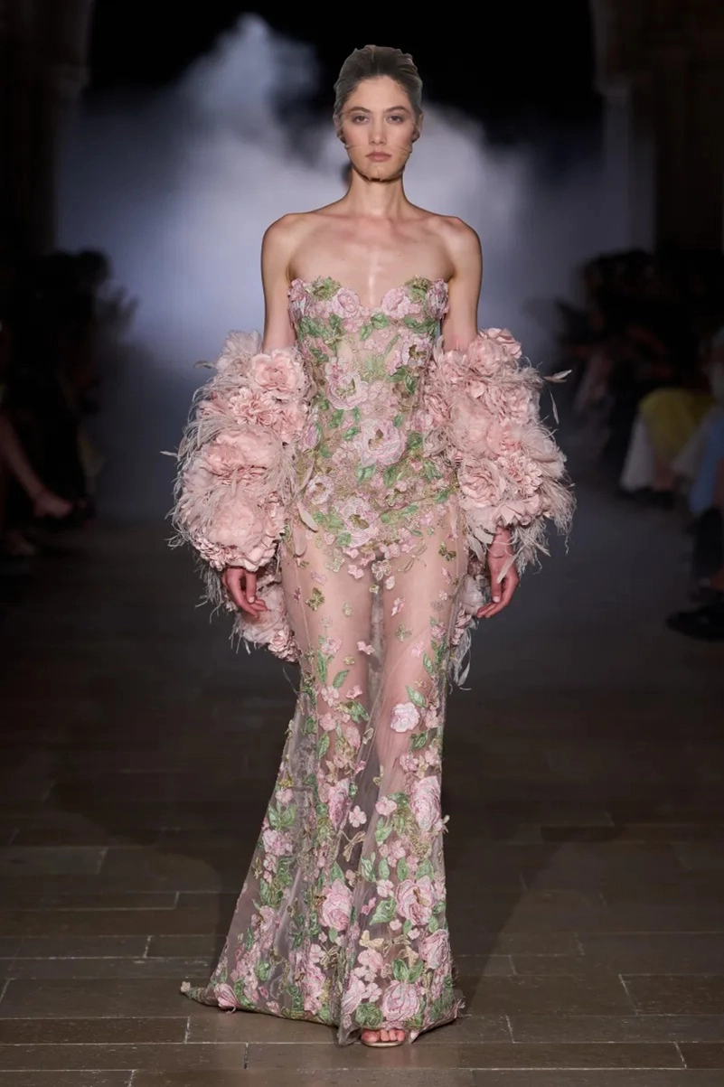 Zuhair Murad Fall 2026 Couture Finds Strength Between Shadow And Light