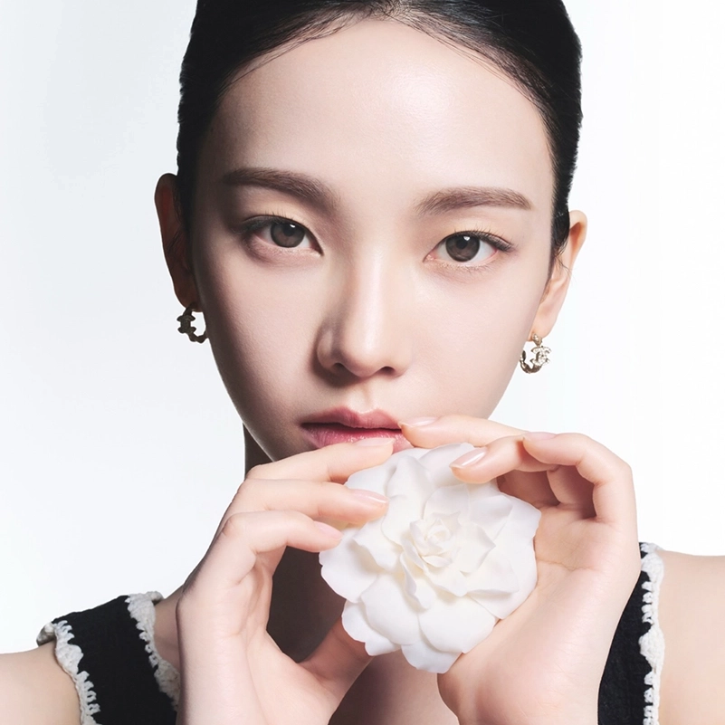 Karina Fronts Chanel Beauty’s New Two-Step Cleansing Routine