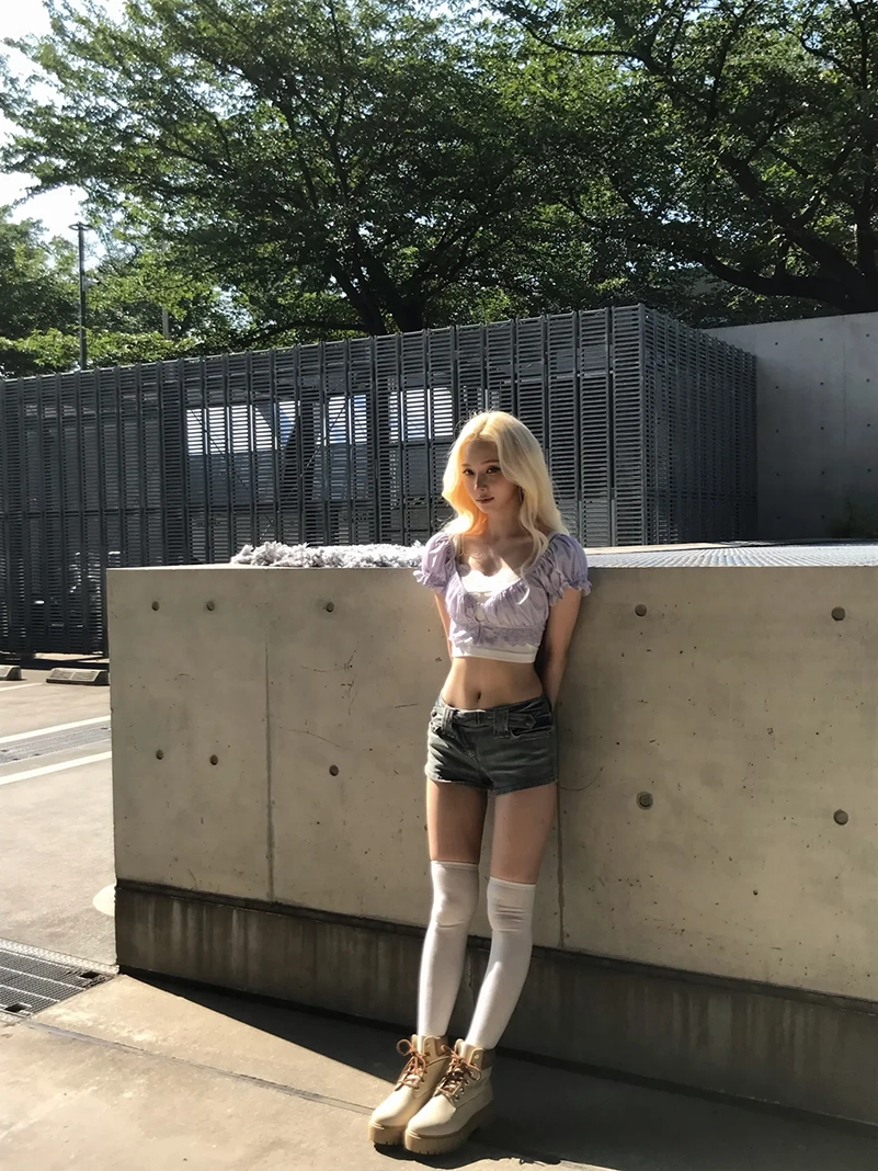 Winter's Lace Top And Denim Shorts Nail Romantic Y2K Style