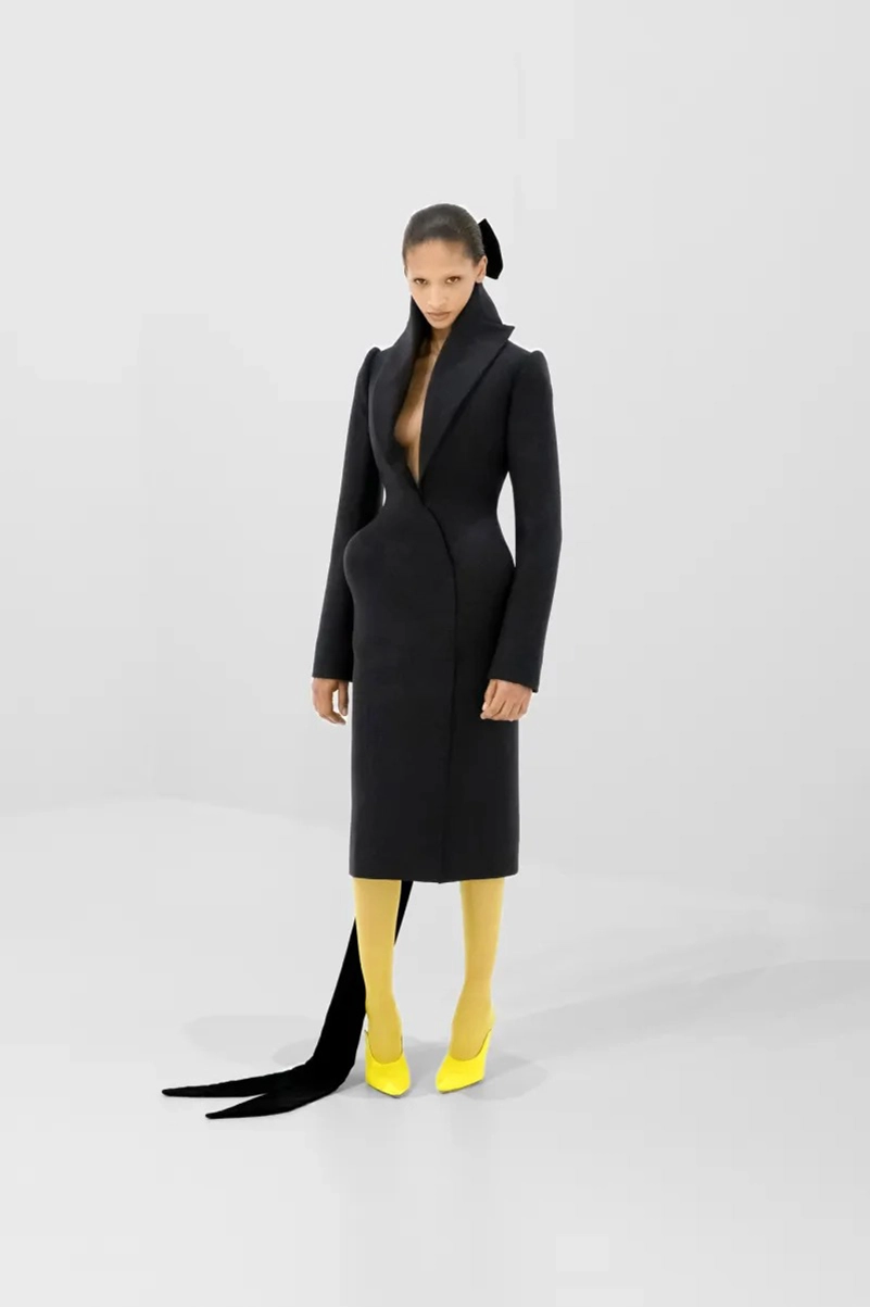 Jean Paul Gaultier Fall 2026 Couture Turns Volume Into a Power Move