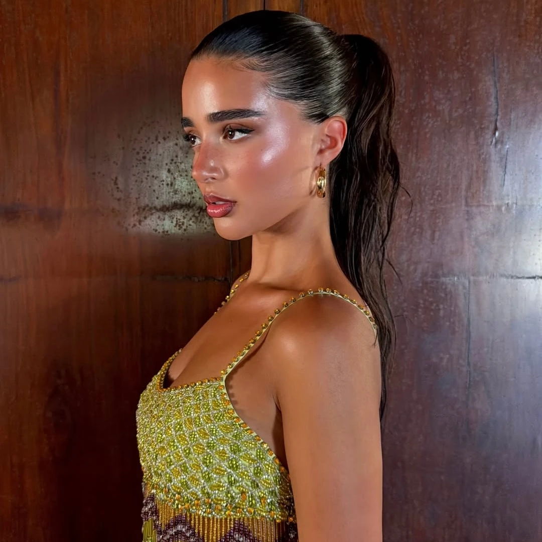 How To Apply Highlighter Like A Pro