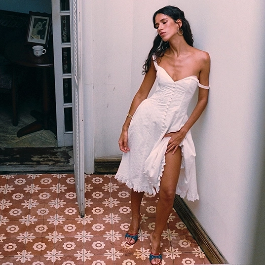 Mirror Palais &Quot;Paciência&Quot; Collection Is Dressed For A Very Pretty Picnic