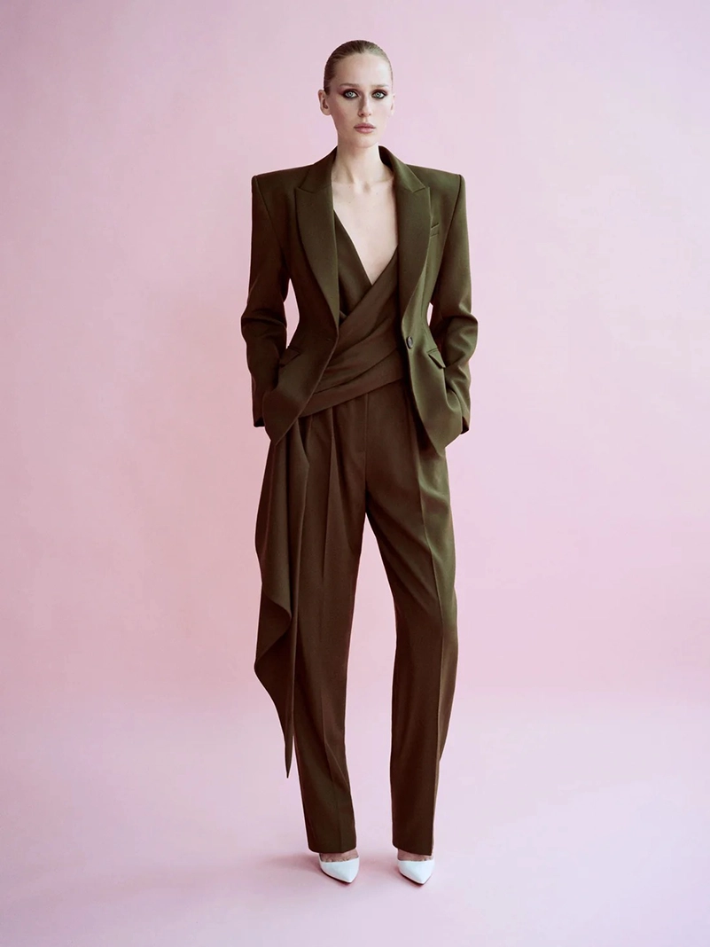 Alex Perry Spring 2026 Cuts Glamour Close To The Body