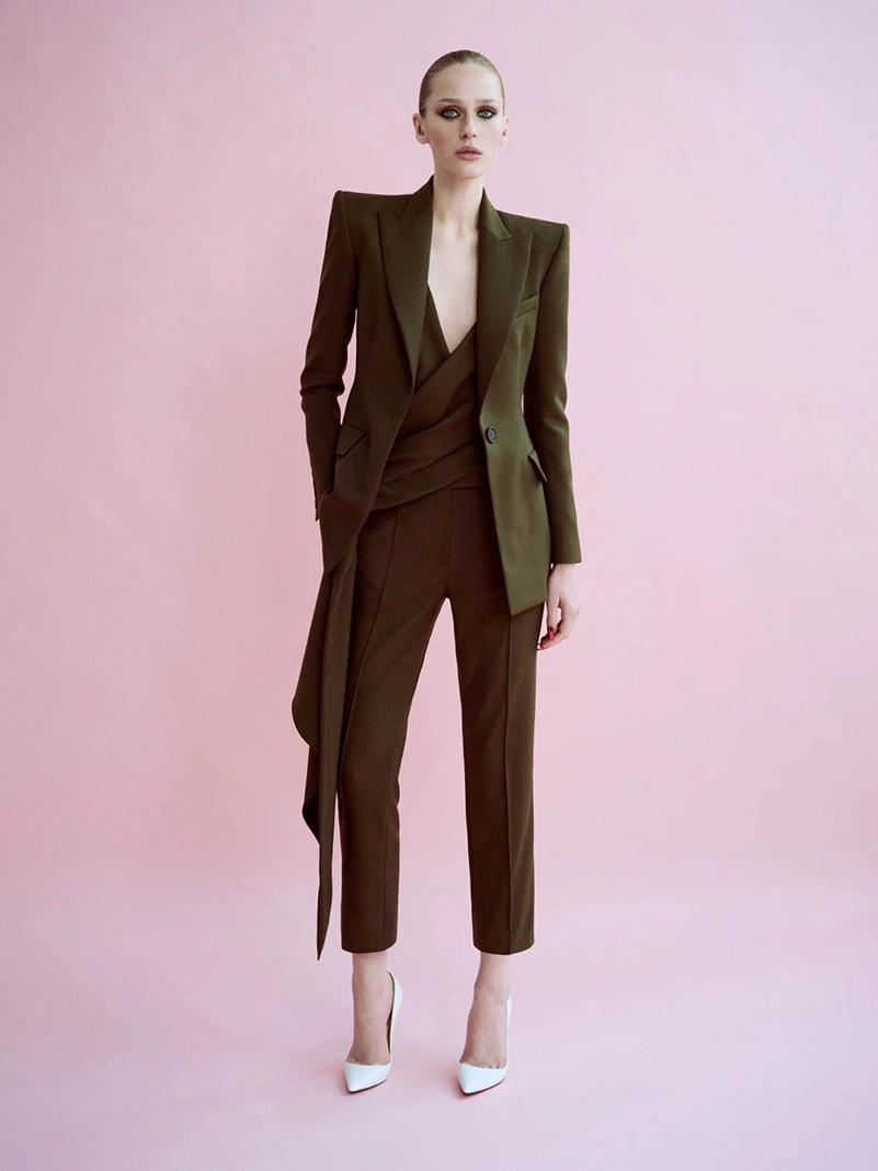 Alex Perry Spring 2026 Cuts Glamour Close To The Body