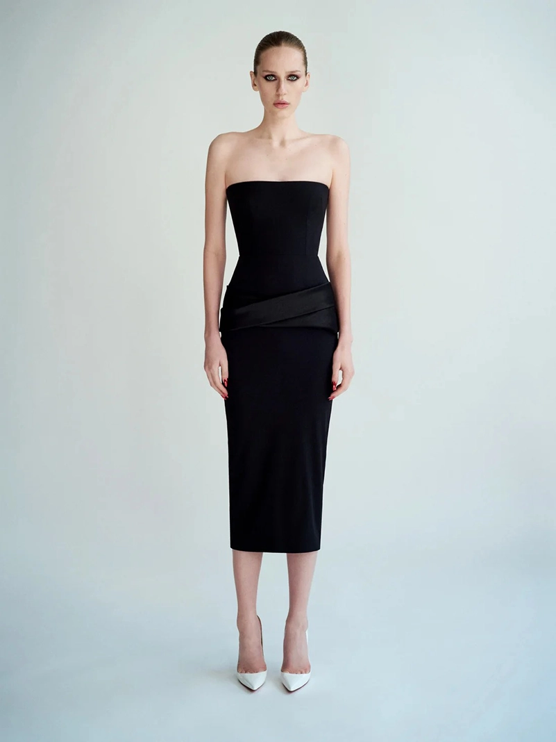 Alex Perry Spring 2026 Cuts Glamour Close To The Body