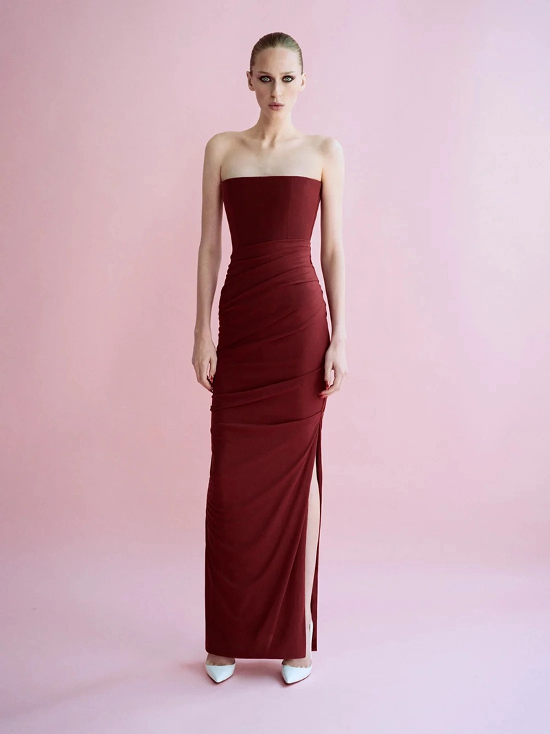 Alex Perry Spring 2026 Cuts Glamour Close To The Body