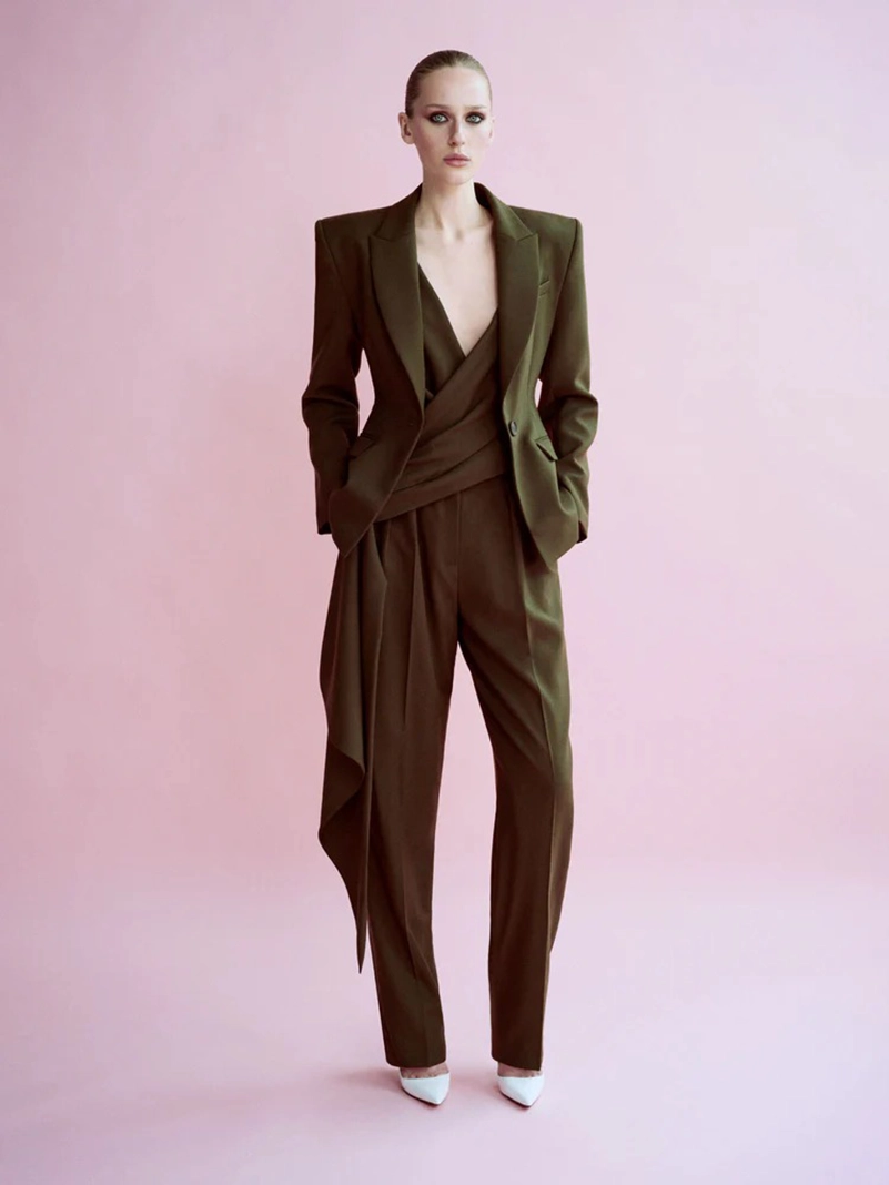 Alex Perry Spring 2026 Cuts Glamour Close To The Body