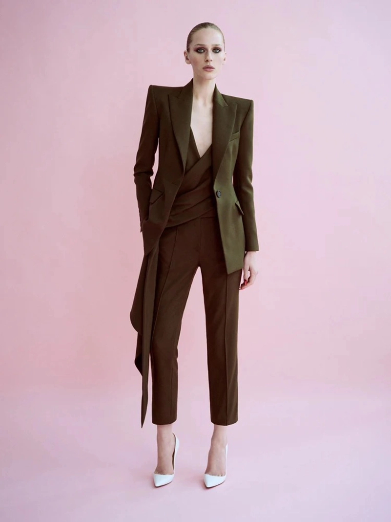 Alex Perry Spring 2026 Cuts Glamour Close To The Body