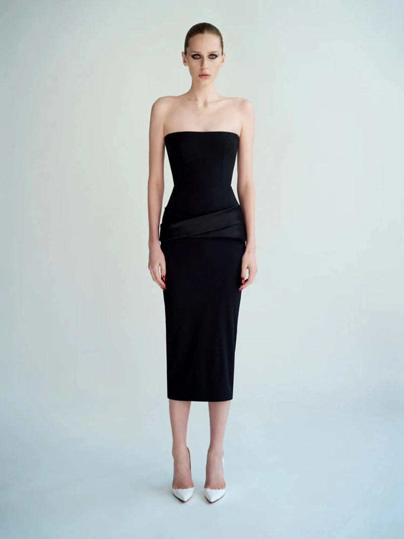 Alex Perry Spring 2026 Cuts Glamour Close To The Body