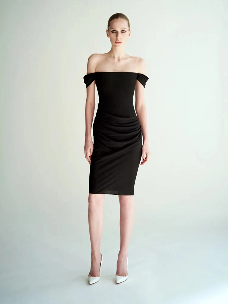 Alex Perry Spring 2026 Cuts Glamour Close To The Body